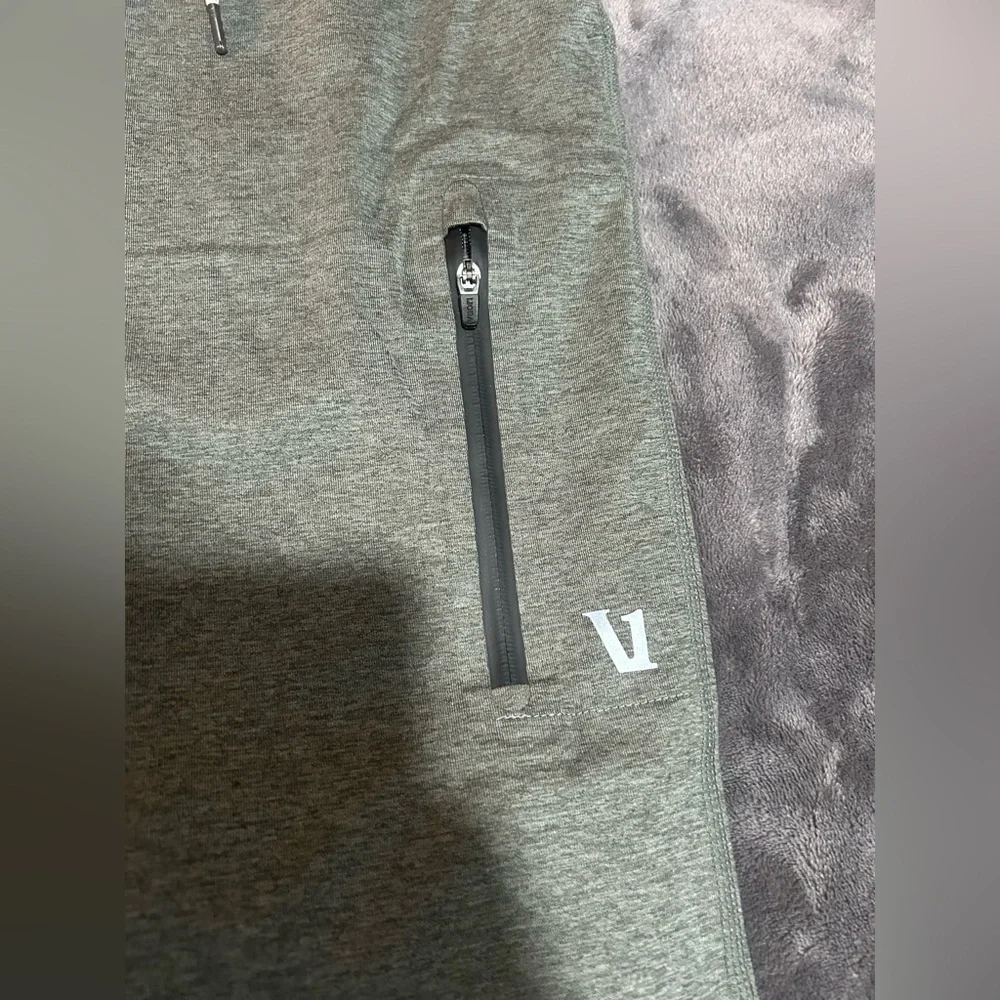 VUORI Men’s Sunday Performance Jogger In Color Dusty Pine Heather Size M - Picture 3 of 6
